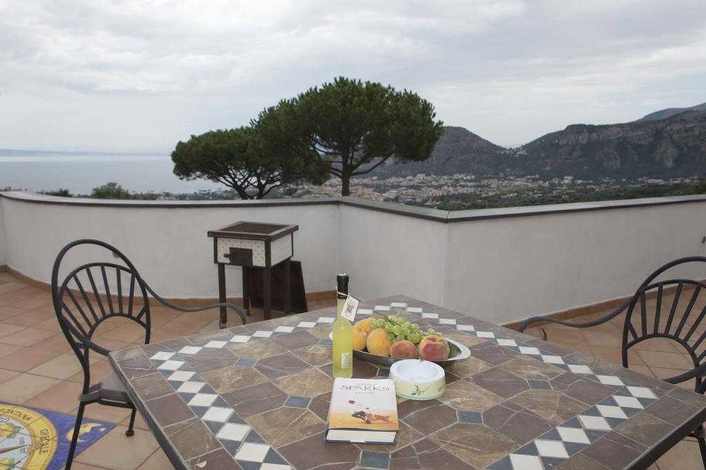 Appartamento Villa Degli Ulivi Sant'Agnello Bilik gambar