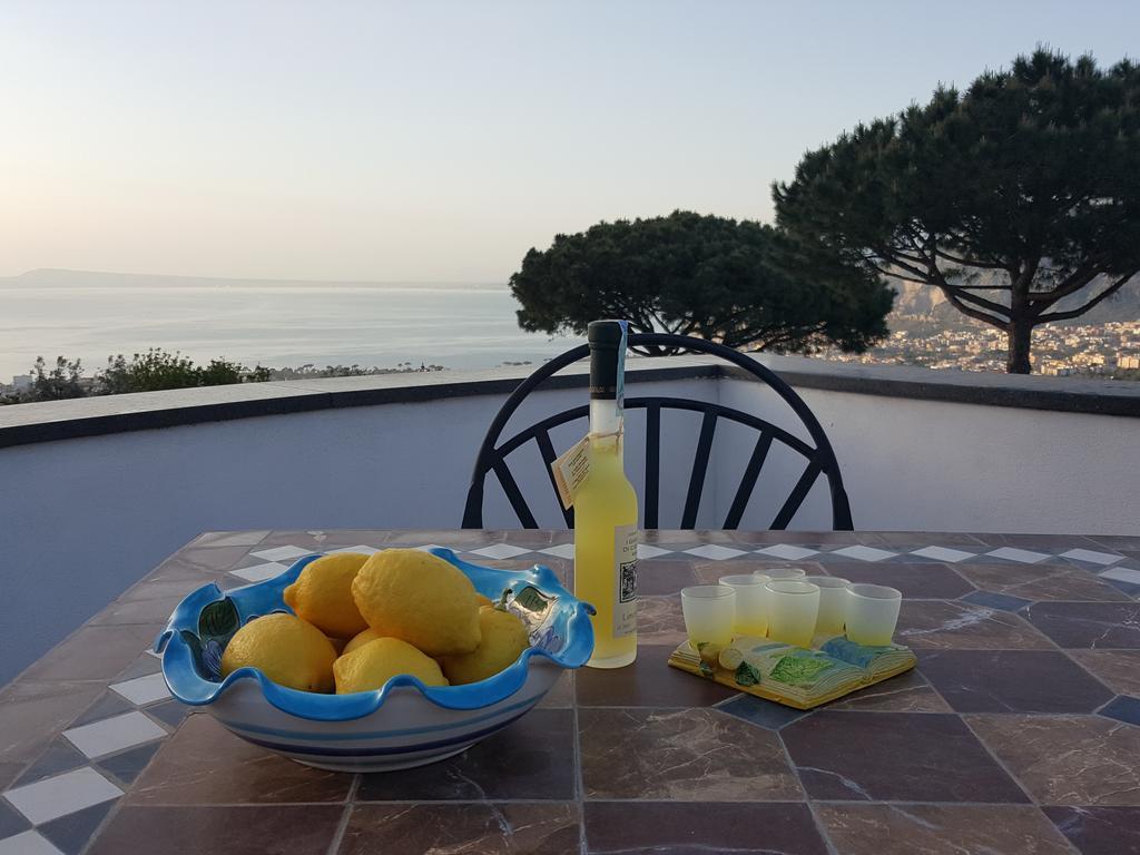 Appartamento Villa Degli Ulivi Sant'Agnello Luaran gambar