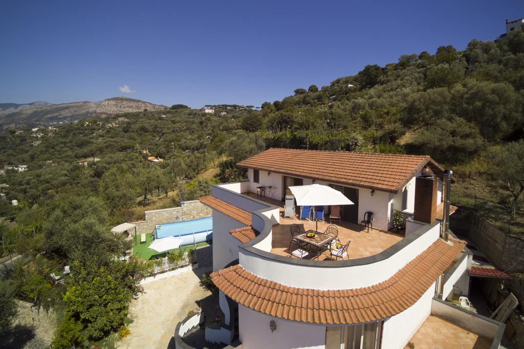 Appartamento Villa Degli Ulivi Sant'Agnello Luaran gambar